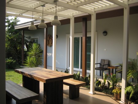 An interior-design dream home, convenient location