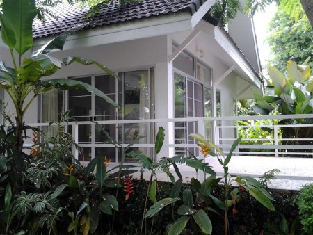 Modern 2-Bd house near Tham Luang Cave