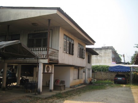 2 rai near Chiang Rai s night bazaar
