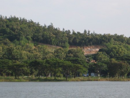 Plots over-looking Nong Pueng Lake, desirable location