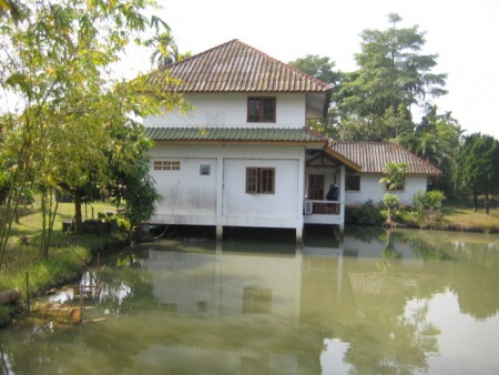 2-story home in Wiang Chai