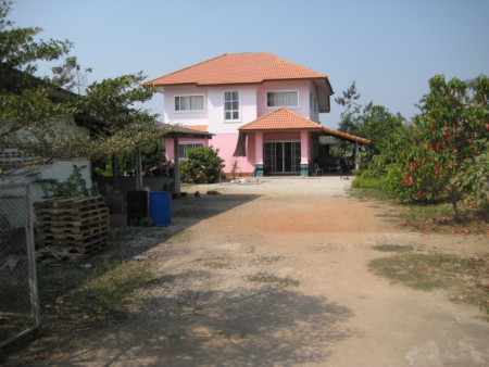 2-story home in Wiang Chai