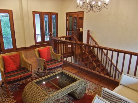 Luxury 5-Bd Villa built into a  hill, great views and location