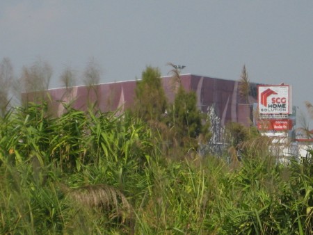 3 rai on the superhighway, prime location