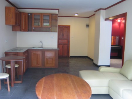 Modern 1-bd apartment, great location