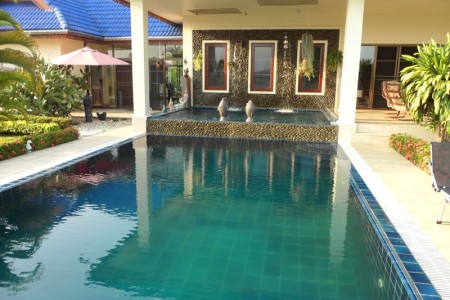 Villa with pool in beautiful countryside