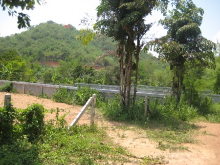 400 sq m plots for sale near retreat center, scenic area
