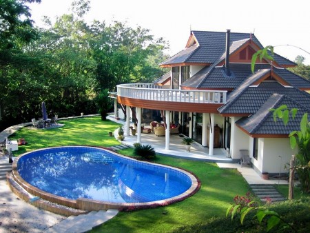 Plots for sale in small, well-run Development