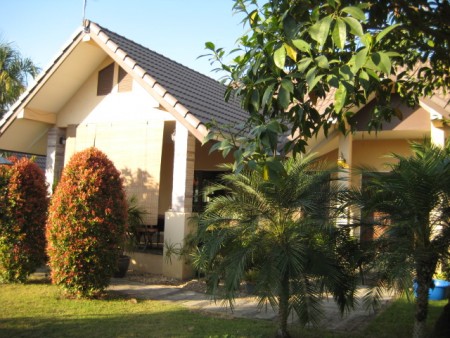 3-bedroom bungalow in small community
