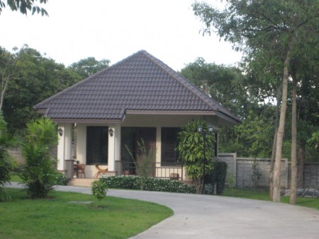 Serviced cottages in peaceful resort