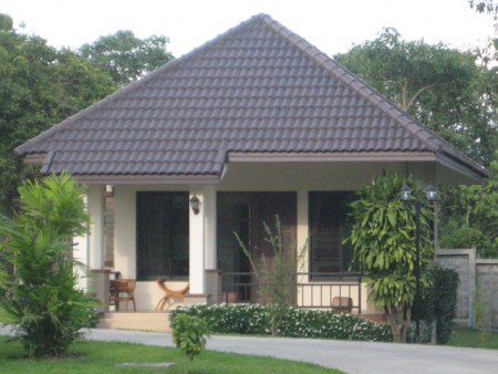 Serviced cottages in peaceful resort