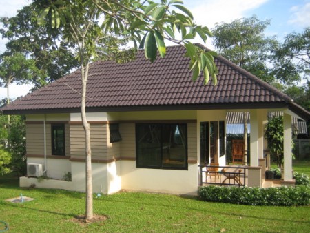 Serviced cottages in peaceful resort