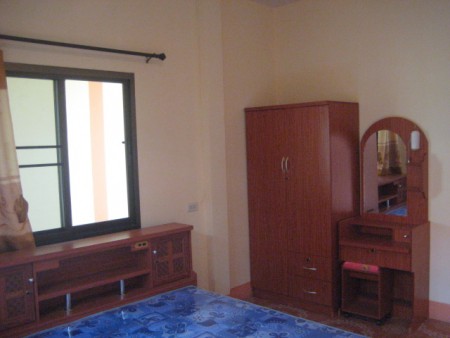 Six bungalow accomodations near Rajaphat University